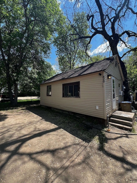 620 E Central Ave, Minot, ND 58701