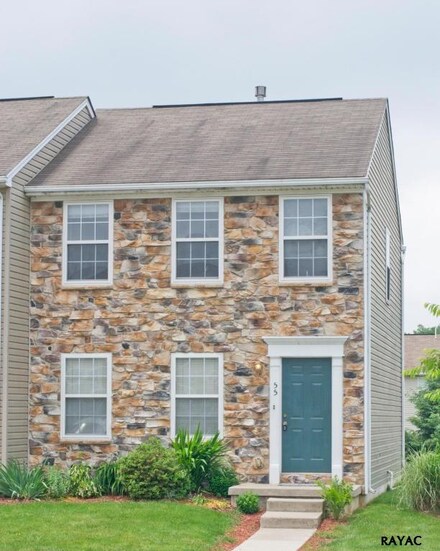 55 Charles Cir, York, PA 17406