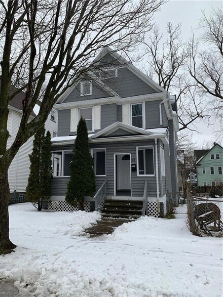 35 Arnett Blvd, Rochester, NY 14611