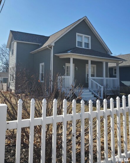 2769 Cody St, Bettendorf, IA 52722