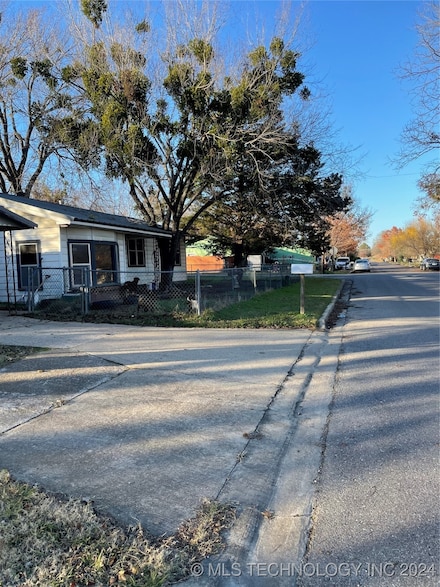 1223 Grand Ave, Durant, OK 74701