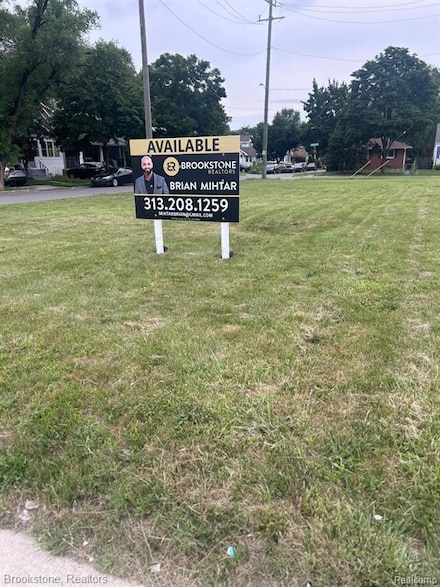 482 W 8 Mile Rd, Ferndale, MI 48220