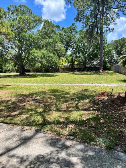 505 Saint Petersburg Dr W, Oldsmar, FL 34677