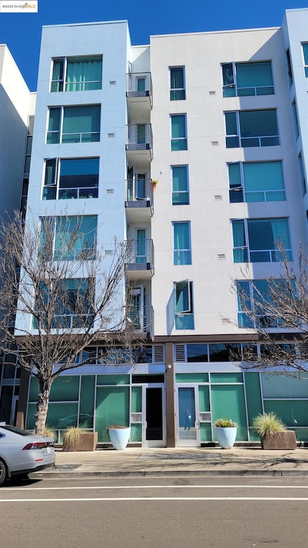 228 2nd St, Oakland, CA 94607