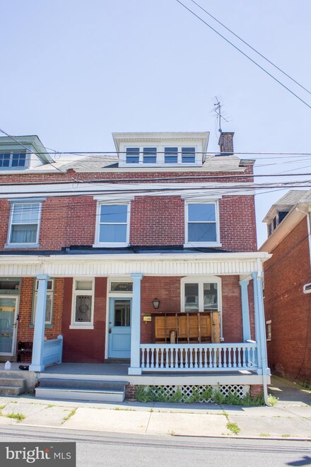 360 Pine St, Steelton, PA 17113