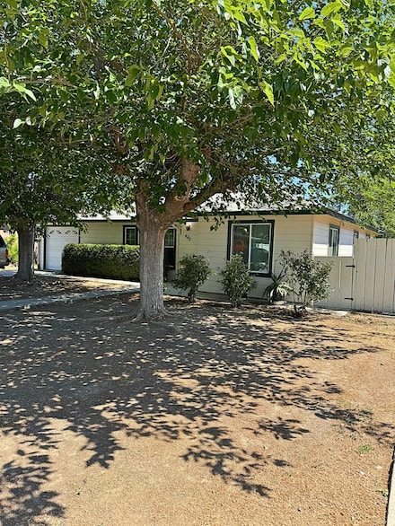 445 Yale Ave, Coalinga, CA 93210