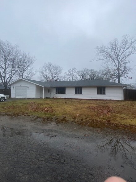 159 Gloucester St, Brockton, MA 02302