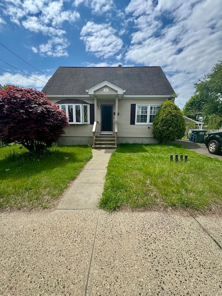 111 Hollywood Ave, Bridgeport, CT 06606