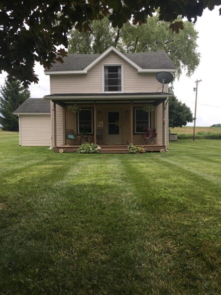 2051 W Card Rd, Hillsdale, MI 49242
