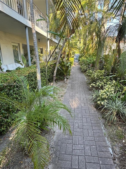 4780 Pine Tree Dr Unit 2, Miami Beach, FL 33140