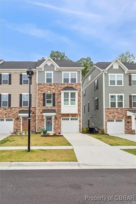109 Big Woods Dr, Poquoson, VA 23662