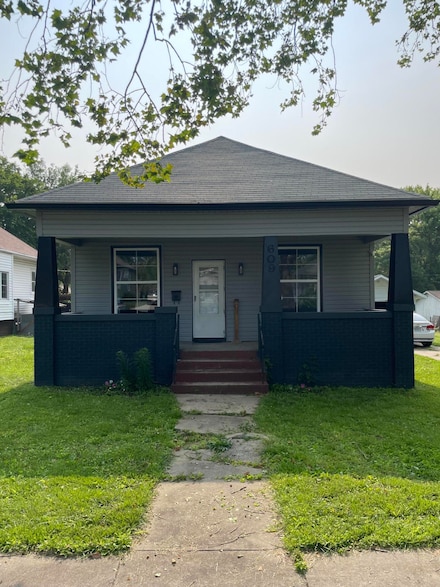 609 N Lincoln Ave, Monett, MO 65708