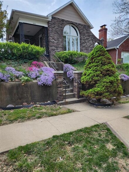 2218 Edmond St, Saint Joseph, MO 64501