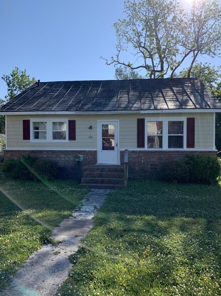 220 Jones St, New Bern, NC 28562