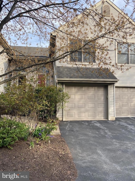 170 Crescent Dr, Hershey, PA 17033