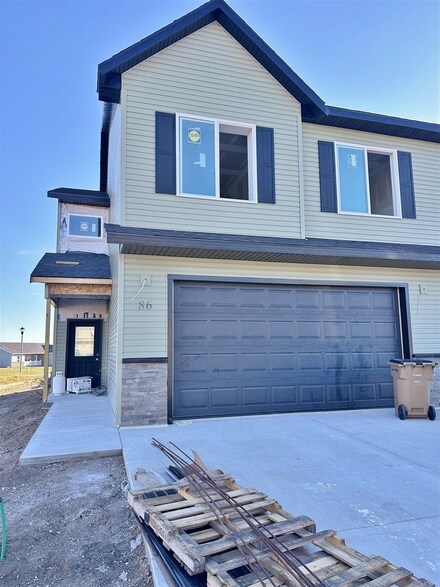88 Mulberry Loop NE, Minot, ND 58703