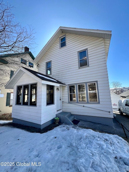 331 Chapman Dr, Amsterdam, NY 12010
