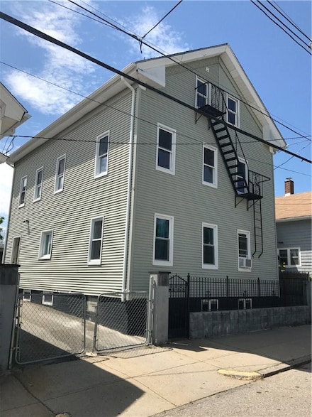 72 Unit St, Providence, RI 02909
