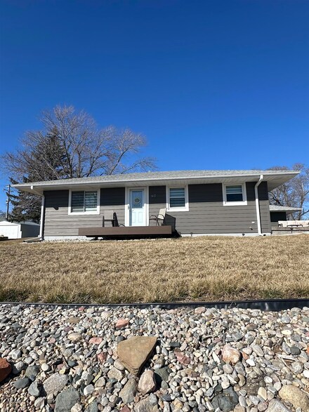 607 Dearborn Ave, Winside, NE 68790
