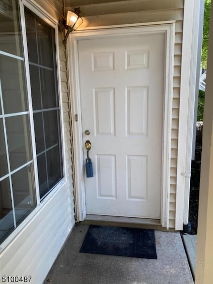 95 Mayfield Rd, Bedminster, NJ 07921