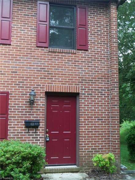 209 Worth St, Mount Airy, NC 27030