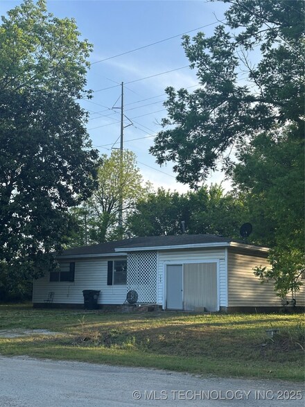 129 N Broadway, Stonewall, OK 74871
