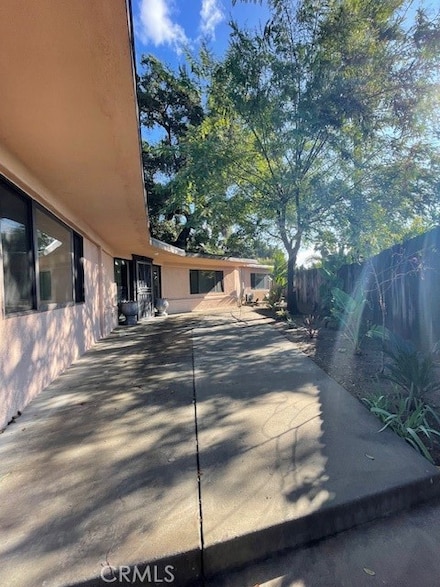 1445 Edgecliff Ln, Pasadena, CA 91107