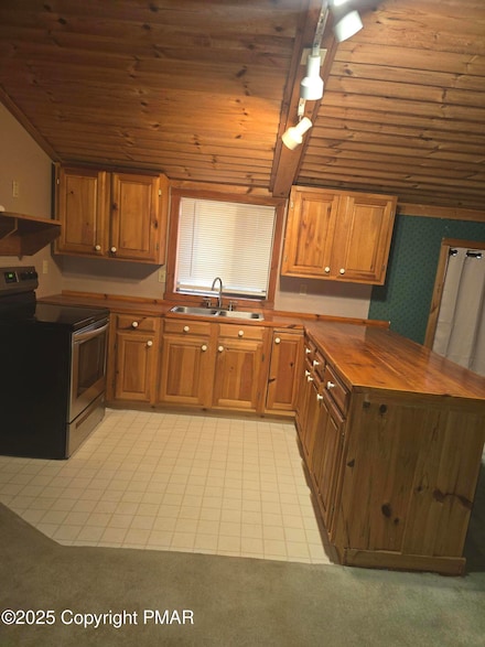 142 Sawmill Ct Unit 2 / 2nd floor, East Stroudsburg, PA 18301