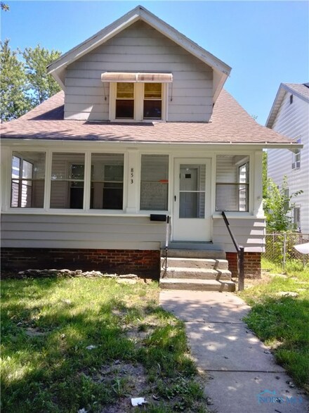 853 Toronto Ave, Toledo, OH 43609