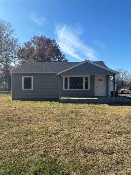 4015 N Mount Carmel Rd, Frontenac, KS 66763