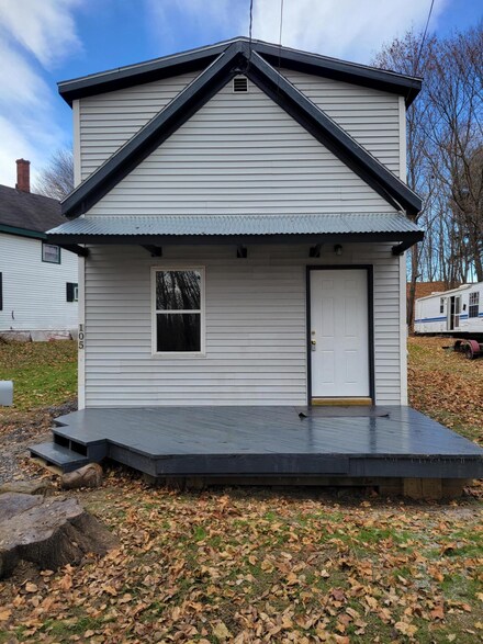 105 Harrison Ave, Gardiner, ME 04345