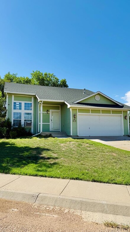 11 Norwich Cir, Pueblo, CO 81003