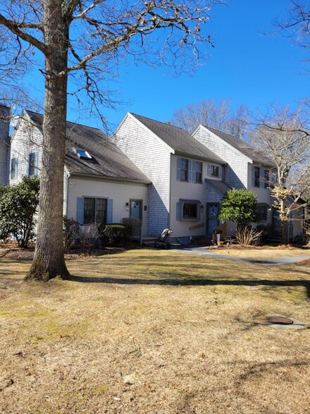 35 Santuit Pond Way Unit 8C, Mashpee, MA 02649