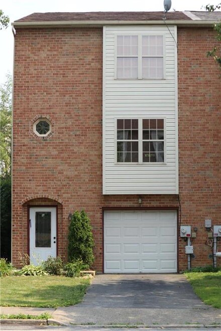 332 Moty Dr, Alburtis, PA 18011