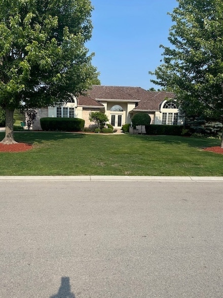 17 Ruffled Feathers Dr, Lemont, IL 60439