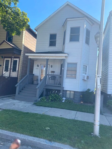 621 W 46th St, Chicago, IL 60609