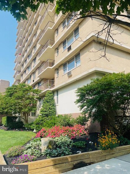 1301 N Harrison St Unit 1001, Wilmington, DE 19806