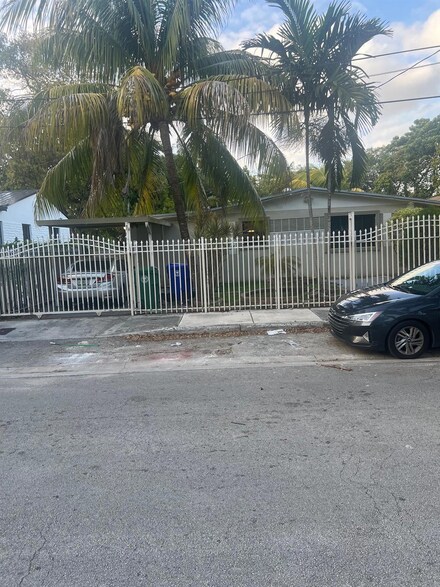 281 NW 52nd St, Miami, FL 33127