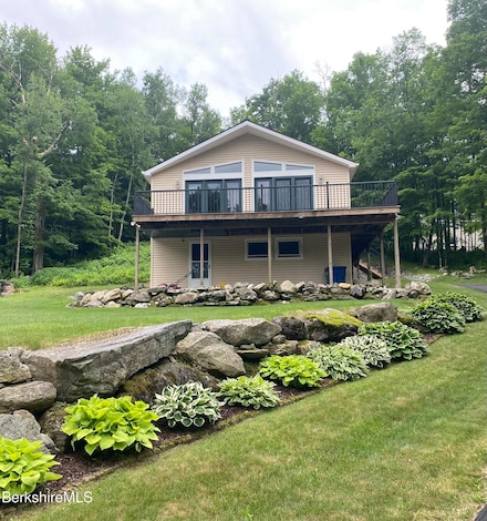 1050 Cape St, Lee, MA 01238