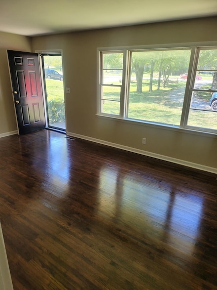704 N Dickerson Pike, Goodlettsville, TN 37072