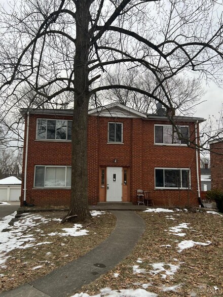 230 S Wayne Ave, Cincinnati, OH 45215
