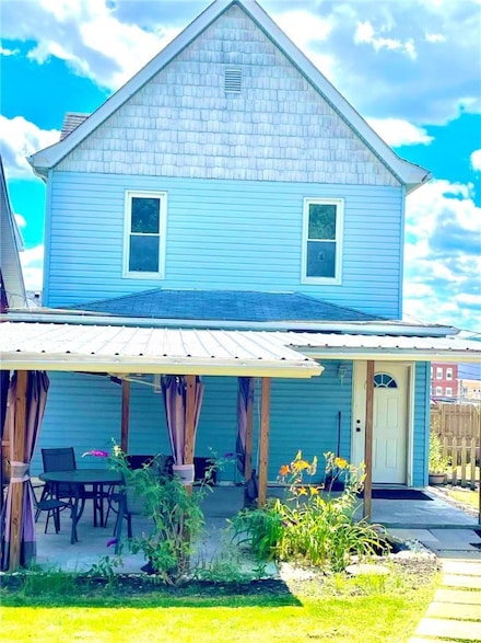 3 N 5th St, Youngwood, PA 15697