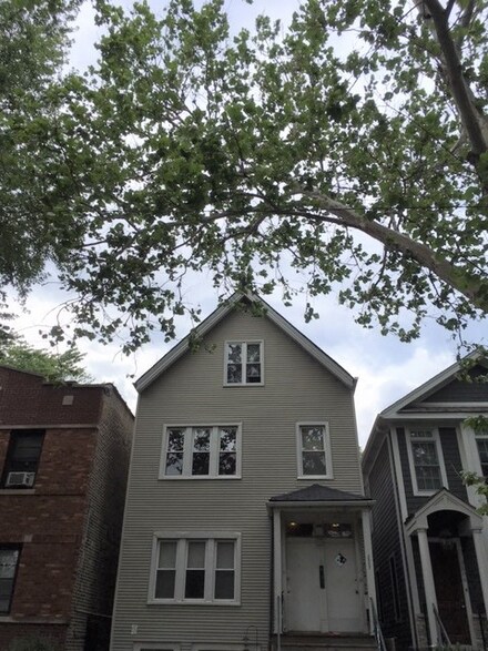3118 N Kenmore Ave Unit 2, Chicago, IL 60657