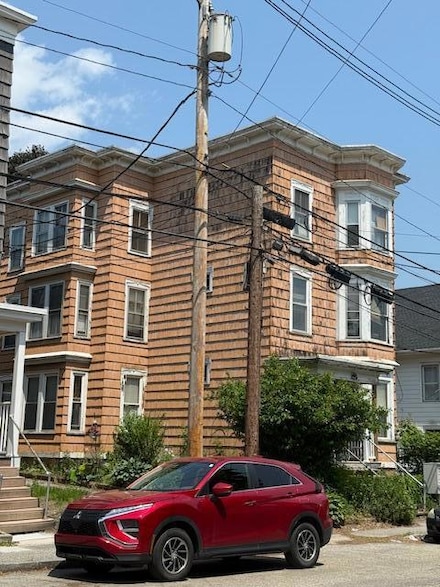 84 Wood St, Lewiston, ME 04240