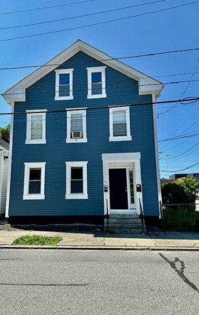 64 Wilson St, Providence, RI 02907