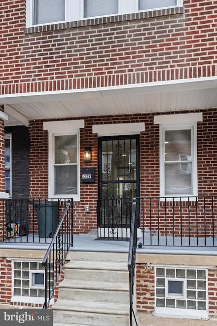 5208 Glenloch St, Philadelphia, PA 19124
