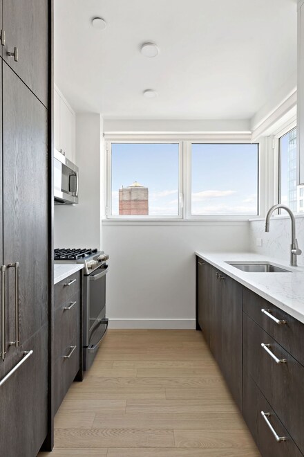 55 W 25th St Unit 11-D, New York, NY 10010