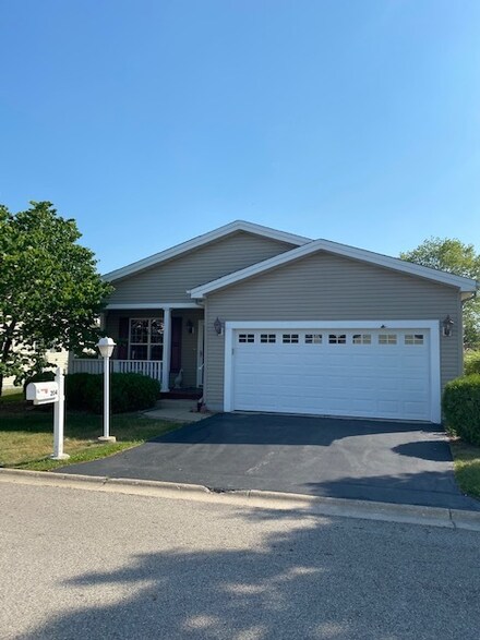 204 Rodeo Dr, Grayslake, IL 60030