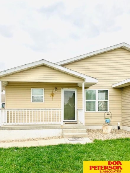 723 Rogers Ln, Fremont, NE 68025