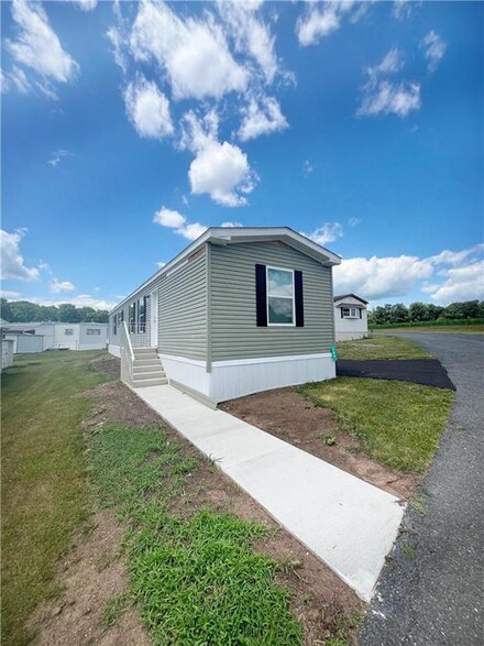 152 Orchard Ln, Bath, PA 18014